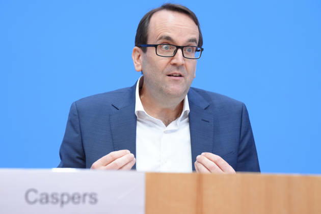 Bundespressekonferenz, Vorstellung der Studie zur Sicherheit von Kuenstlicher Intelligenz in der deutschen Wirtschaft Thomas Caspers im Portrait bei der Vorstellung der Studie zur Sicherheit von Kuenstlicher Intelligenz in der deutschen Wirtschaft. Risiken, KI-Sicherheitsvorfaelle und Schutzmaßnahmen in der Bundespressekonferenz, Berlin, 07.10.2026 Berlin Berlin Deutschland