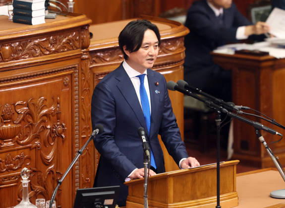 October 7, 2026, Tokyo, Japan - Japan s ruling Japan Innovation Party lawmaker Ryuna Kanemura questions to Prime Minister Sanae Takaichi at Lower House s plenary session at the National Diet in Tokyo on Wednesday, October 7, 2026. (photo by Yoshio Tsunoda AFLO)  aflo_354017015