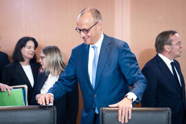 61. Sitzung des Bundeskabinett Aktuell, 07.10.2026, Berlin, Bundeskanzler Friedrich Merz (CDU) bei Ankunft im Kabinettsaal im Vorfeld der Kabinettssitzung, Sitzung des Bundeskabinett im Bundeskanzleramt in Berlin Berlin Berlin Deutschland