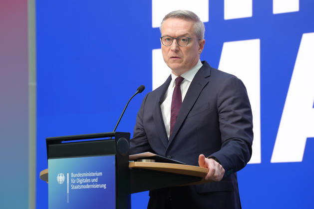 Statement des Bundesminister fuer Digtales zur Staatsmodernisierung Dr. Karsten Wildberger (Digitalminister) beim Statement zum Kabinettbeschluss des Berichts zu 1 Jahr Staatsmodernisierung, Berlin, 07.10.2026 Berlin Berlin Deutschland