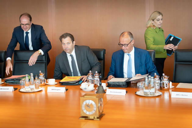 Kabinettsitzung, Bundesregierung, Auftakt Auftakt, Kabinettsitzung, Bundesregierung, Bundeskanzler, Friedrich Merz, Kanzleramtsministerin, Nina Warken, Lars Klingbeil, Bundesfinanzminister, Vizekanzler, Alexander Dobrindt, Bundesinnenminister Berlin Berlin GER