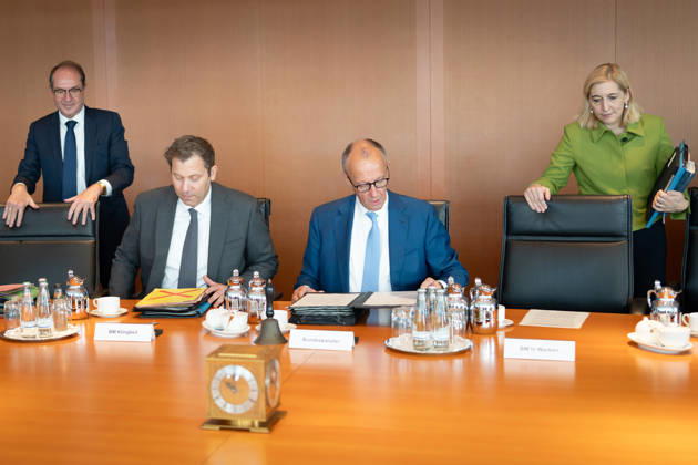 Kabinettsitzung, Bundesregierung, Auftakt Auftakt, Kabinettsitzung, Bundesregierung, Bundeskanzler, Friedrich Merz, Kanzleramtsministerin, Nina Warken, Lars Klingbeil, Bundesfinanzminister, Vizekanzler, Alexander Dobrindt, Bundesinnenminister Berlin Berlin GER