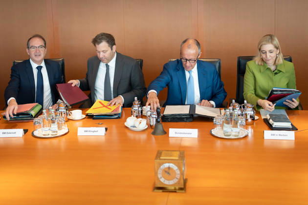 Kabinettsitzung, Bundesregierung, Auftakt Auftakt, Kabinettsitzung, Bundesregierung, Bundeskanzler, Friedrich Merz, Kanzleramtsministerin, Nina Warken, Lars Klingbeil, Bundesfinanzminister, Vizekanzler, Alexander Dobrindt, Bundesinnenminister Berlin Berlin GER