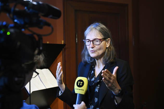 STOCKHOLM, SWEDEN 20261007 Sara Linse, professor of physical chemistry and member of the Royal Swedish Academy of Sciences, as the Nobel Prize in Chemistry is announced at the Royal Swedish Academy of Sciences in Stockholm on Wednesday STOCKHOLM SWEDEN x10080x  Copyright: xFredrikxSandberg TTx NOBELPRIS I KEMI TILLKÄNNAGIVANDE vueFqrTDekU