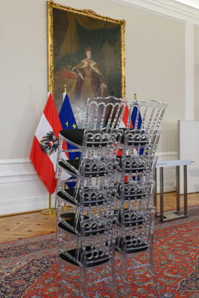 photonews.at - Wien, 07.10.2026. Ministerrat im Bundeskanzleramt. PHOTO: Umbauarbeiten zwischen doorsteps und Pressefoyer vor dem Minsterrat. Press foyer after the Council of Ministers. Minister, Regierung, Innenpolitik Ministerrat