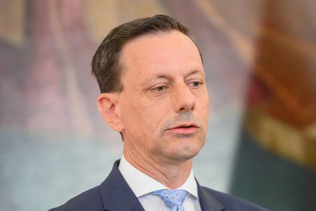 photonews.at - Wien, 07.10.2026. Ministerrat im Bundeskanzleramt. PHOTO: Klubobmann der ÖVP Ernst Gödl beim Pressefoyer nach dem Minsterrat. Press foyer after the Council of Ministers. Minister, Regierung, Innenpolitik Ministerrat