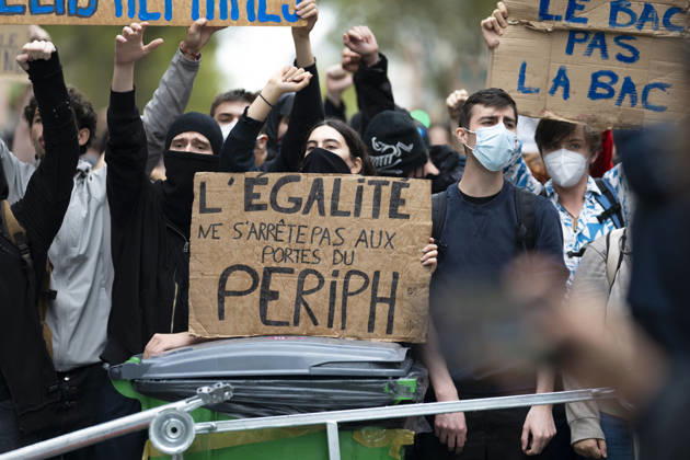 Students Demonstration outside Science Po Paris Students on Boulevard Saint Germain during a demonstration outside Science Po in Paris, France on October 7 2026 in support of high school students. Photo by Eliot Blondet ABACAPRESS.COM Paris France  Copyright: xBlondetxEliot ABACAx