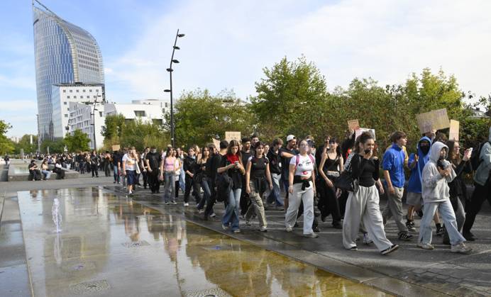 Liege Students Protest Against Austerity Measures 07 10 2026 LIEGE, BELGIUM Students protesting against the austerity measures introduced by the Wallonia-Brussels Federation (FWB) government are pictured in Liege, Belgium, on October 7, 2026. ( Liege Belgium Copyright: xPhilipxReynaersx