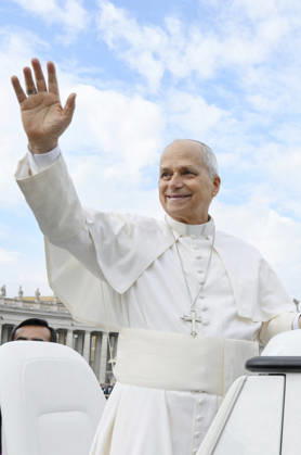 Pope Leo XIV Leads The General Audience - Vatican Pope Leo XIV attends the weekly general audience in Saint Peter’s square, Vatican on October 7, 2026. Photo by (EV) Simone Risoluti Vatican Media ABACAPRESS.COM Rome  Copyright: xABACAx