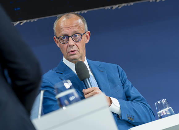 Friedrich Merz EUR, Deutschland, Berlin, 07.10.2026: Keynote von Bundeskanzler Friedrich Merz (CDU) zur Lage unseres Landes anlässlich der in Berlin stattfindenen Jubiläumsveranstaltung von 80 Jahre Handelsblatt und 100 Jahre WirtschaftsWoche.