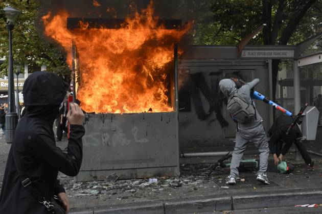 Liege Students Protest Against Austerity Measures 07 10 2026 LIEGE, BELGIUM Students protesting against the austerity measures introduced by the Wallonia-Brussels Federation (FWB) government are pictured in Liege, Belgium, on October 7, 2026. ( Liege Belgium  Copyright: xPhilipxReynaersx