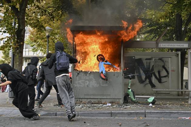 Liege Students Protest Against Austerity Measures 07 10 2026 LIEGE, BELGIUM Students protesting against the austerity measures introduced by the Wallonia-Brussels Federation (FWB) government are pictured in Liege, Belgium, on October 7, 2026. ( Liege Belgium  Copyright: xPhilipxReynaersx