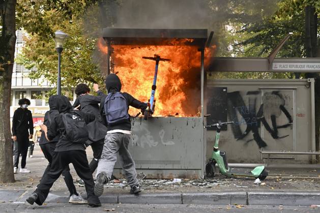 Liege Students Protest Against Austerity Measures 07 10 2026 LIEGE, BELGIUM Students protesting against the austerity measures introduced by the Wallonia-Brussels Federation (FWB) government are pictured in Liege, Belgium, on October 7, 2026. ( Liege Belgium  Copyright: xPhilipxReynaersx