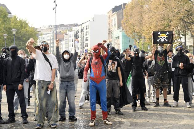 Liege Students Protest Against Austerity Measures 07 10 2026 LIEGE, BELGIUM Degradation at Place Saint-Lambert: Students protesting against the austerity measures introduced by the Wallonia-Brussels Federation (FWB) government are pictured in Liege, Belgium, on October 7, 2026. ( Liege Belgium  Copyright: xPhilipxReynaersx