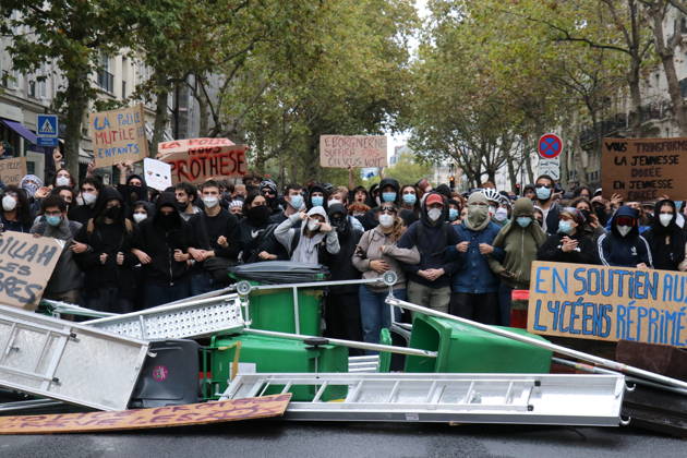 Student blockade near Sciences Po Paris PARIS, FRANCE - OCTOBER 7: Students gather behind makeshift barricades made of trash bins and metal barriers near Sciences Po Paris as part of ongoing mobilization linked to the broader high school and university protest movement in Paris, France, on October 7, 2026. A heavy police presence is deployed at the scene as students denounce conditions in the education system and express solidarity with mobilized high school students. Umit Donmez Anadolu Paris France. Editorial use only. Please get in touch for any other usage.  Copyright: x2026xAnadoluxUmitxDonmezx