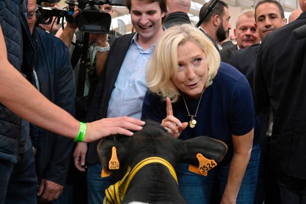 Livestock Summit in Cournon-d Auvergne PHOTOPQR LA MONTAGNE Richard BRUNEL October 7, 2026 Livestock Summit Day 2, Agriculture and Livestock, Marine Le Pen meets two young Blanc-Bleu breeders, Cournon, October 7, 2026 Photo by Richard Brunel Livestock Summit in Cournon d’Auvergne, central France, October 7, 2026 France  Copyright: xPHOTOPQR LAxMONTAGNE MAXPPPxRichardxBRUNELx 20261007LMT7815 20261007LMT7815
