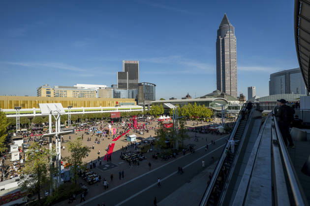 Eroeffnung der 78. Frankfurter Buchmesse am Mittwoch (07.10.2026) in Frankfurt am Main. Zunaechst sind die Messehallen der Buchbranche vorbehalten, von Freitag 11 Uhr an bis zum Messeschluss am Sonntag sind auch Privatbesucher willkommen. Ehrengastland der Buchmesse ist in diesem Jahr Tschechien. Das Nachbarland praesentiert seine Literaturszene mit mehr als 100 Veranstaltungen. (Siehe epd-Meldung vom 07.10.2026)