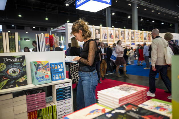 Eroeffnung der 78. Frankfurter Buchmesse am Mittwoch (07.10.2026) in Frankfurt am Main. Zunaechst sind die Messehallen der Buchbranche vorbehalten, von Freitag 11 Uhr an bis zum Messeschluss am Sonntag sind auch Privatbesucher willkommen. Ehrengastland der Buchmesse ist in diesem Jahr Tschechien. Das Nachbarland praesentiert seine Literaturszene mit mehr als 100 Veranstaltungen. (Siehe epd-Meldung vom 07.10.2026)