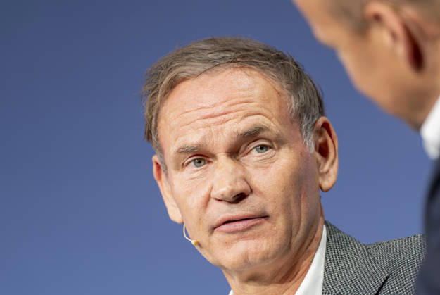 Oliver Blume EUR, Deutschland, Berlin, 07.10.2026: Oliver Blume CEO Volkswagen Group, besucht die in Berlin stattfindene Jubiläumsveranstaltung von 80 Jahre Handelsblatt und 100 Jahre WirtschaftsWoche.