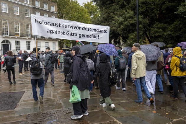 Pro-Israel Counter-Protest Disrupts Pro-Palestine Student March Russell Square, London, October 7, 2026 A pro-Palestine student march travelled from Lincoln™s Inn Fields towards Russell Square, where pro-Israel counter-protesters gathered with Israeli flags and placards. The counter-protest disrupted the student demonstration as police maintained a presence and kept the two groups separated., Credit:Zak Irfan Avalon  Copyright: xZakxIrfanx xAvalonx 1141227577