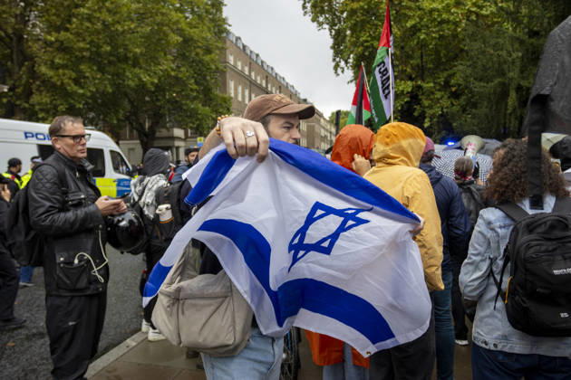 Pro-Israel Counter-Protest Disrupts Pro-Palestine Student March Russell Square, London, October 7, 2026 A pro-Palestine student march travelled from Lincoln™s Inn Fields towards Russell Square, where pro-Israel counter-protesters gathered with Israeli flags and placards. The counter-protest disrupted the student demonstration as police maintained a presence and kept the two groups separated., Credit:Zak Irfan Avalon  Copyright: xZakxIrfanx xAvalonx 1141227608