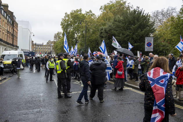 Pro-Israel Counter-Protest Disrupts Pro-Palestine Student March Russell Square, London, October 7, 2026 A pro-Palestine student march travelled from Lincoln™s Inn Fields towards Russell Square, where pro-Israel counter-protesters gathered with Israeli flags and placards. The counter-protest disrupted the student demonstration as police maintained a presence and kept the two groups separated., Credit:Zak Irfan Avalon  Copyright: xZakxIrfanx xAvalonx 1141227632