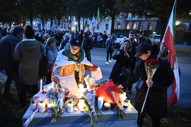 STOCKHOLM, SWEDEN 20261007 Israeli demonstration outside the Israeli Embassy on the anniversary of Hamas s terrorist attack against Israel STOCKHOLM SWEDEN x10070x  Copyright: xJessicaxGow TTx MANIFESTATION ISRAEL 7 OKTOBER J2gfX7Fj-2E