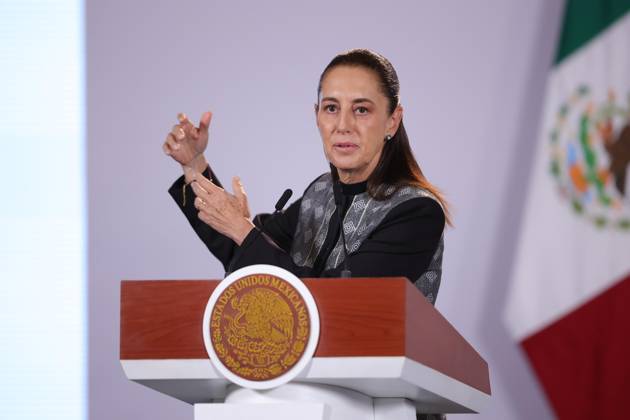 October 7, 2026: TO-45384- CIUDAD DE MEXICO,2026-10-07. Mexican President Claudia Sheinbaum Pardo leads her daily morning press briefing at the National Palace in Mexico City Joined by Luisa Maria Alcalde the briefing addressed plans for renewable energy expansion with CFE constitutional reforms regarding nepotism and federal updates on US relations and legislative approvals. Clasos.com.mx - ZUMAcs4_ 20261007_faa_cs4_071 Copyright: xLuisxMarinx