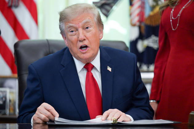 Trump Makes Oval Office Announcement WASHINGTON, DC - OCT. 7: US President Donald Trump makes an announcement in the Oval Office on Wednesday, Oct. 7, 2026 at the White House in Washington, D.C. (Photo by Annabelle Gordon Pool For The Washington Post) Washington DC United States  Copyright: xPool ABACAx