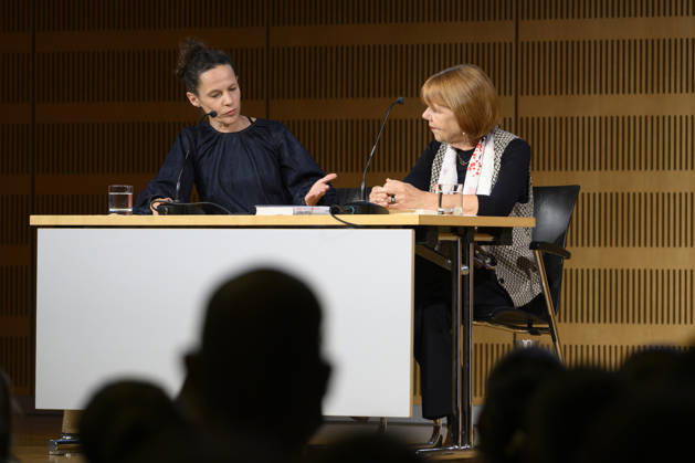 Gisele Pelicot bei Buchpräsentation in Frankfurt Die Französin Gisele Pelicot spricht am 07.10.2026 in der Deutschen Nationalbibliothek in Frankfurt über ihre Memoiren Eine Hymne an das Leben. Die Scham muss die Seite wechseln. Die ausverkaufte Veranstaltung findet zum Beginn der Frankfurter Buchmesse statt. Pelicot wurde durch den Prozess gegen ihren Ex-Mann und zahlreiche weitere Angeklagte international bekannt und entwickelte sich mit ihrem öffentlichen Auftreten zu einer prominenten Stimme gegen die Beschämung von Opfern sexualisierter Gewalt.