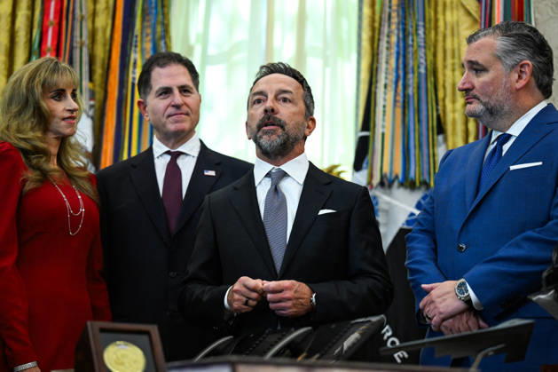 Trump Makes Oval Office Announcement WASHINGTON, DC - OCT. 7: Altimeter Capital CEO Brad Gerstner speaks as US President Donald Trump makes an announcement on Trump Accounts in the Oval Office on Wednesday, Oct. 7, 2026 at the White House in Washington, D.C. (Photo by Annabelle Gordon Pool For The Washington Post) Washington DC United States  Copyright: xPool ABACAx