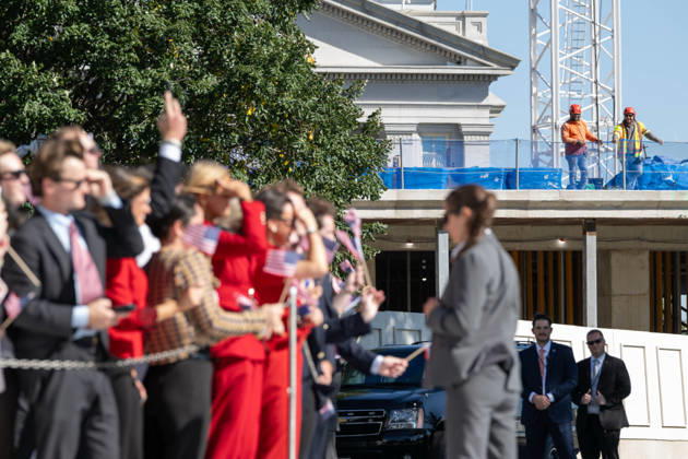 October 7, 2026, Washington, District Of Columbia, United States: Visitors and construction workers watch as Marine One departs the White House with President DONALD TRUMP aboard en route to San Antonio, Texas, where he is scheduled to headline a midterm campaign rally. Washington United States  - ZUMAk206 20261007_znp_k206_008 Copyright: xMattxKaminskyx