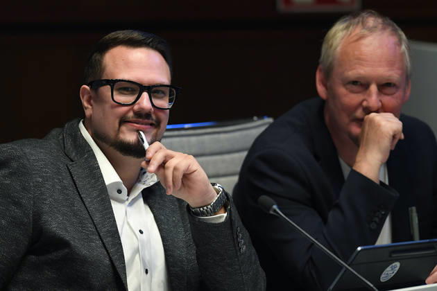 Bezirksvertretung Alt-Oberhausen am 07.10.2026 im Rathaus Oberhausen ( Ratssaal ) Kevin Burmeister ( AfD Landtagskandidat ), links - Wolfgang Kempkes ( OB-Kandidat der AfD Oberhausen ), rechts