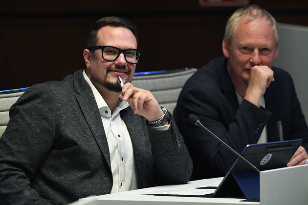 Bezirksvertretung Alt-Oberhausen am 07.10.2026 im Rathaus Oberhausen ( Ratssaal ) Kevin Burmeister ( AfD Landtagskandidat ), links - Wolfgang Kempkes ( OB-Kandidat der AfD Oberhausen ), rechts