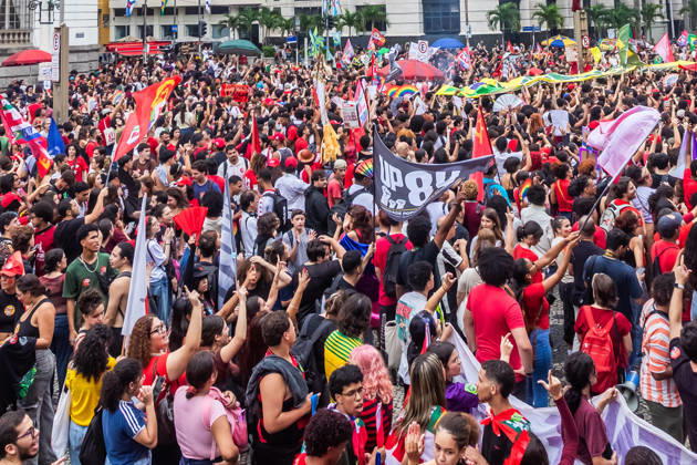 October 7, 2026: Rio de Janeiro, Brazil. October 7, 2026. March for Democracy: Students gather to protest the rise of the far right and march through the city center (Cinelo¢ndia) in support of President Lula s candidacy. Photo: . - ZUMAl255 20261007_zip_l255_005 Copyright: xEllanxLustosax
