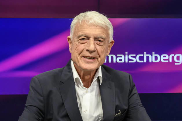 im Bild v.l.: Werner Sonne (Journalist und Autor), GER, Berlin, Studio, zu Gast bei Maischberger, politische Talkshow, TV, Format, mit Moderatorin Sandra Maischberger, Das Erste, aus Adlershof Am Studio 20, 07.10.2026, Copyright: HMBxMedia UwexKoch
