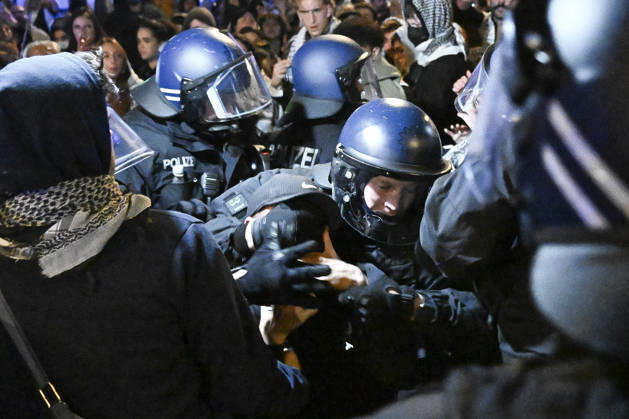 Police in Berlin intervened in demonstrations in support of Palestinians BERLIN, GERMANY - OCTOBER 7: German police detain a protestor during a pro-Palestinian demonstration in Berlin, Germany on October 7, 2026. More than a thousand demonstrators gathered at Oranien Square to protest Israeli attack on Gaza and marched toward Hermann Square before police broke up the rally near the Kottbusser Tor subway station, detaining numerous participants. Halil Sagirkaya Anadolu Berlin Germany. Editorial use only. Please get in touch for any other usage.  Copyright: x2026xAnadoluxHalilxSagirkayax