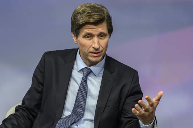 im Bild v.l.: Moritz Schularick (Wirtschaftswissenschaftler), GER, Berlin, Studio, zu Gast bei Maischberger, politische Talkshow, TV, Format, mit Moderatorin Sandra Maischberger, Das Erste, aus Adlershof Am Studio 20, 07.10.2026, Copyright: HMBxMedia UwexKoch
