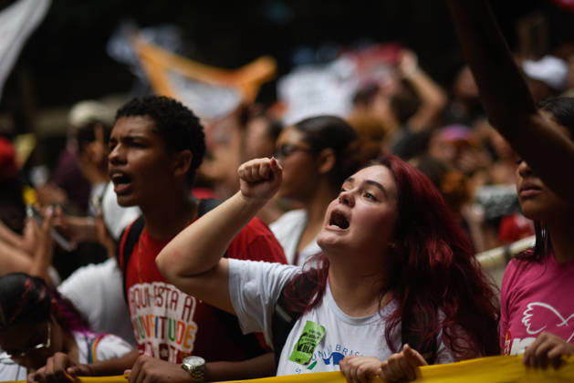 Thousands of demonstrators gathered in downtown Rio de Janeiro RIO DE JANEIRO, BRAZIL - OCTOBER 7: Thousands of demonstrators gathered in downtown in support of presidential candidate Luiz Inacio Lula da Silva (PT) ahead of the second round of Brazil’s presidential election in Rio de Janeiro on October 7, 2026. The demonstration, organized under the name Youth on the Streets for Democracy, began at Candelaria and continued with a march toward Cinelandia. Students gathered at noon for an event organized by the Rio de Janeiro State Students’ Union (UEE-RJ) as a peaceful demonstration in defense of democracy, student rights, education and equality. Fabio Teixeira Anadolu Rio de Janeiro Brazil. Editorial use only. Please get in touch for an Copyright: x2026xAnadoluxFabioxTeixeirax