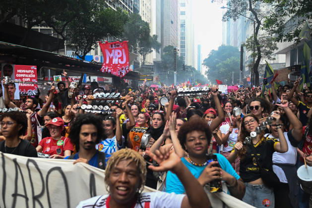 Thousands of demonstrators gathered in downtown Rio de Janeiro RIO DE JANEIRO, BRAZIL - OCTOBER 7: Thousands of demonstrators gathered in downtown in support of presidential candidate Luiz Inacio Lula da Silva (PT) ahead of the second round of Brazil’s presidential election in Rio de Janeiro on October 7, 2026. The demonstration, organized under the name Youth on the Streets for Democracy, began at Candelaria and continued with a march toward Cinelandia. Students gathered at noon for an event organized by the Rio de Janeiro State Students’ Union (UEE-RJ) as a peaceful demonstration in defense of democracy, student rights, education and equality. Fabio Teixeira Anadolu Rio de Janeiro Brazil. Editorial use only. Please get in touch for an Copyright: x2026xAnadoluxFabioxTeixeirax