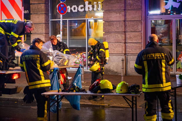 Brand in Kinosaal sorgt für Großaufgebot an Rettungskräften Am 08.10.2026 kam es in einem Kinosaal des Cinestar Metropolis in Frankfurt zu einem Feuer. Die Feuerwehr Frankfurt rückte mit einem Großaufgebot an, Trupps bekämpften den Brand unter Atemschutz. Nach den Löscharbeiten waren ausgiebige Belüftungsmaßnahmen erforderlich. Erste Einsatzkräfte konnten nach rund einer Stunde den Einsatz verlassen. Frankfurt am Main Innenstadt Hessen Deutschland