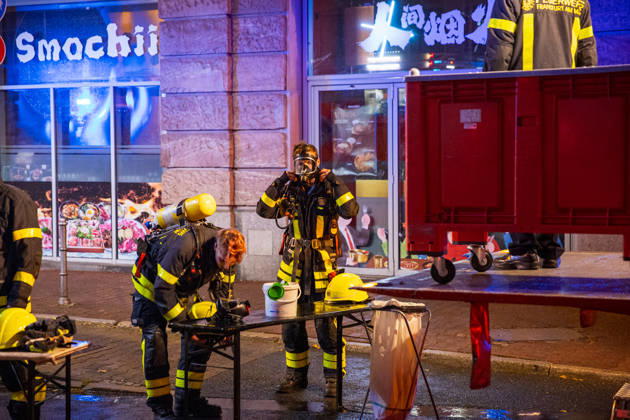 Brand in Kinosaal sorgt für Großaufgebot an Rettungskräften Am 08.10.2026 kam es in einem Kinosaal des Cinestar Metropolis in Frankfurt zu einem Feuer. Die Feuerwehr Frankfurt rückte mit einem Großaufgebot an, Trupps bekämpften den Brand unter Atemschutz. Nach den Löscharbeiten waren ausgiebige Belüftungsmaßnahmen erforderlich. Erste Einsatzkräfte konnten nach rund einer Stunde den Einsatz verlassen. Frankfurt am Main Innenstadt Hessen Deutschland