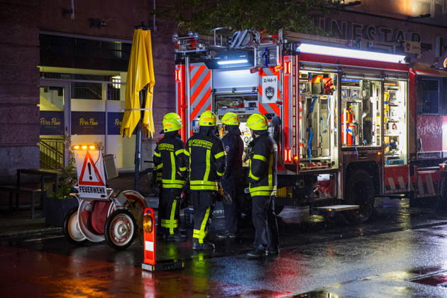 Brand in Kinosaal sorgt für Großaufgebot an Rettungskräften Am 08.10.2026 kam es in einem Kinosaal des Cinestar Metropolis in Frankfurt zu einem Feuer. Die Feuerwehr Frankfurt rückte mit einem Großaufgebot an, Trupps bekämpften den Brand unter Atemschutz. Nach den Löscharbeiten waren ausgiebige Belüftungsmaßnahmen erforderlich. Erste Einsatzkräfte konnten nach rund einer Stunde den Einsatz verlassen. Frankfurt am Main Innenstadt Hessen Deutschland