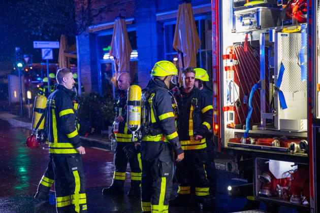 Brand in Kinosaal sorgt für Großaufgebot an Rettungskräften Am 08.10.2026 kam es in einem Kinosaal des Cinestar Metropolis in Frankfurt zu einem Feuer. Die Feuerwehr Frankfurt rückte mit einem Großaufgebot an, Trupps bekämpften den Brand unter Atemschutz. Nach den Löscharbeiten waren ausgiebige Belüftungsmaßnahmen erforderlich. Erste Einsatzkräfte konnten nach rund einer Stunde den Einsatz verlassen. Frankfurt am Main Innenstadt Hessen Deutschland