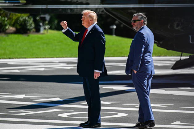 WASHINGTON, DC - OCT. 7: United States President Donald J Trump pumps his fist to people at a rope line as he and US Senator Ted Cruz (Republican of Texas) prepare to depart the South Lawn of the White House in Washington, DC, USA, en route to a campaign rally in San Antonio, Texas on Wednesday, October 7, 2026. Copyright: xAnnabellexGordon PoolxviaxCNPx MediaPunchx