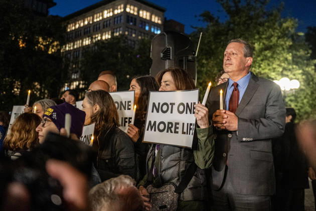 October 7, 2026, New York, New York, USA: The Union Square candlelight vigil organized by the group Israelis for Peace on October 7th 2026 went on in spite of loud protests by pro-Palestinian activists. Several public officials, including New York City mayor ZOHRAN MAMDANI, joined the group in commemorating the Israeli lives lost on Ocotober 7th 2023 despite the protests. Congressional candidate BRAD LANDER stands with vigil participants. New York USA  - ZUMAh214 20261007_znp_h214_001 Copyright: xSDxHerzogx