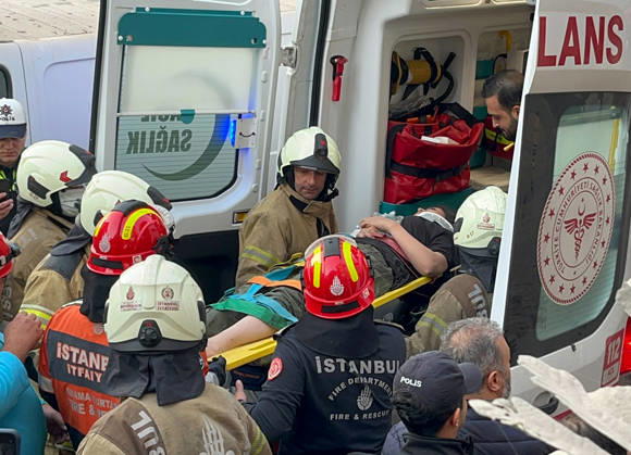 Partial collapse occurs in 7-story building in Istanbul s Maltepe district ISTANBUL, TURKIYE - OCTOBER 8: Search and rescue teams evacuate an injured person on a stretcher before the injured person is taken to a hospital by ambulance after the lower floors of a seven-story building partially collapse in the Maltepe district of Istanbul, Turkiye, on October 8, 2026. Selami Kucukoglu Anadolu Istanbul Turkey. Editorial use only. Please get in touch for any other usage.  Copyright: x2026xAnadoluxSelamixKucukoglux