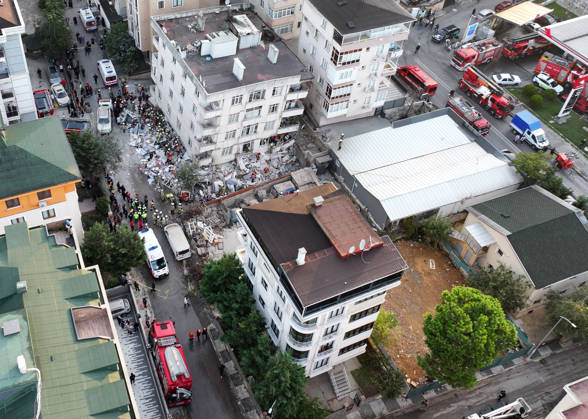 Partial collapse occurs in 7-story building in Istanbul s Maltepe district ISTANBUL, TURKIYE - OCTOBER 8: An aerial view shows search and rescue operations underway after the lower floors of a seven-story building partially collapse in the Maltepe district of Istanbul, Turkiye, on October 8, 2026. Murat Sengul Anadolu Istanbul Turkey. Editorial use only. Please get in touch for any other usage.  Copyright: x2026xAnadoluxMuratxSengulx