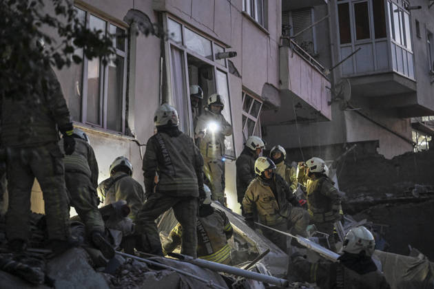 Partial collapse occurs in 7-story building in Istanbul s Maltepe district ISTANBUL, TURKIYE - OCTOBER 8: Search and rescue personnel, including firefighters, AFAD, UMKE, and police teams, operate at the site of a partial building collapse in the Cevizli neighborhood of Maltepe district, Istanbul, Turkiye on October 8, 2026. Trapped residents on the unaffected upper floors were evacuated while emergency teams initiated search and rescue efforts beneath the collapsed lower levels. Murat Sengul Anadolu Istanbul Turkey. Editorial use only. Please get in touch for any other usage.  Copyright: x2026xAnadoluxMuratxSengulx