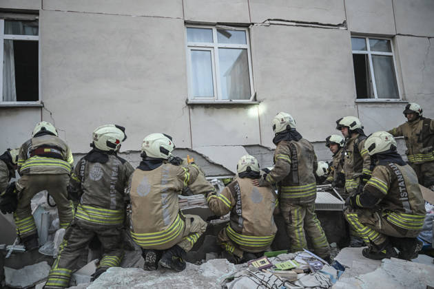 Partial collapse occurs in 7-story building in Istanbul s Maltepe district ISTANBUL, TURKIYE - OCTOBER 8: Search and rescue teams continue efforts to locate and rescue people trapped under the rubble as an injured person is taken to a hospital by ambulance after the lower floors of a seven-story building partially collapse in the Maltepe district of Istanbul, Turkiye, on October 8, 2026. Murat Sengul Anadolu Istanbul Turkey. Editorial use only. Please get in touch for any other usage.  Copyright: x2026xAnadoluxMuratxSengulx
